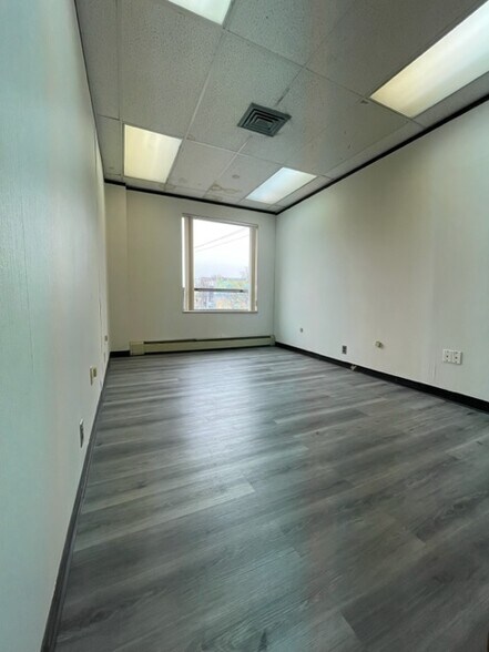 More Photos Of 1625 Lemoine Ave, Fort Lee Storefront Retail Office For Lease