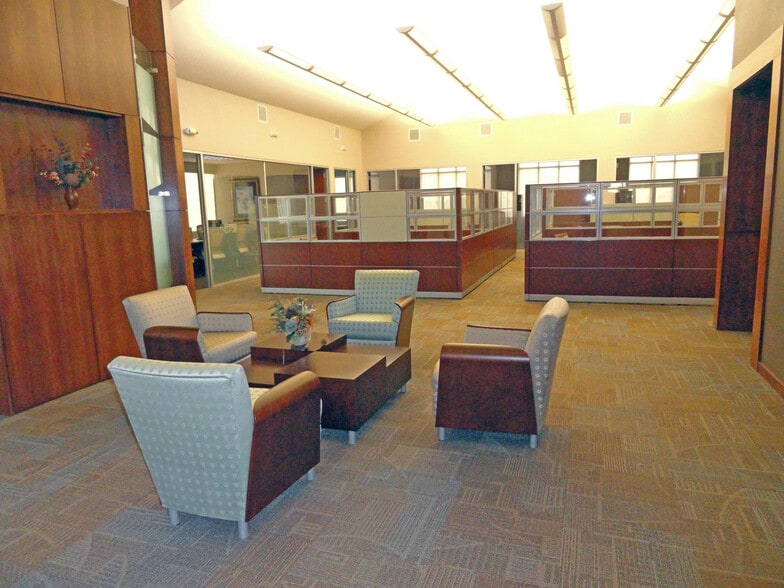 More Photos Of 3193 Voyager Dr, Green Bay Medical For Lease