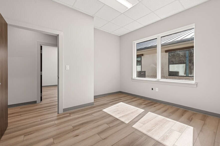 More Photos Of 217 Promenade Way, Sugar Land Medical For Sale