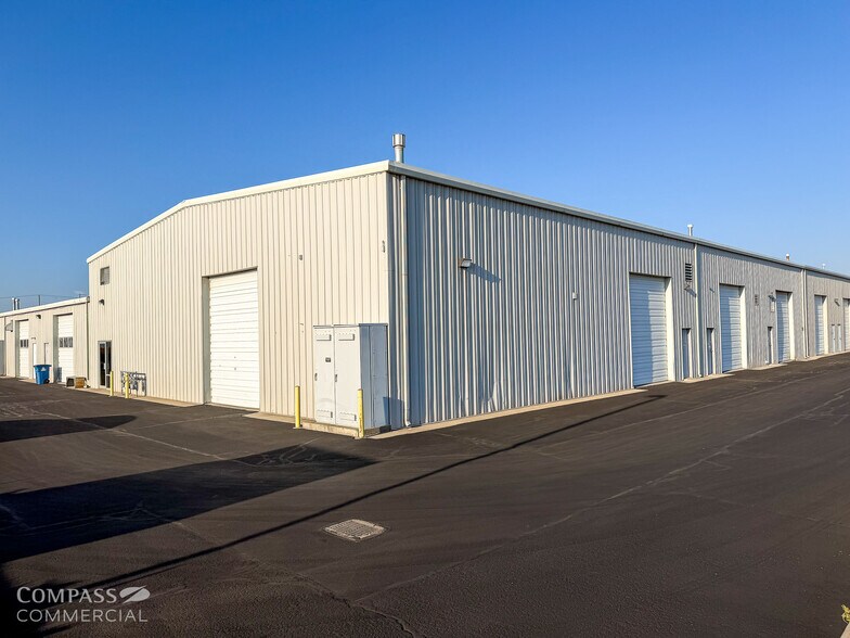 More Photos Of 217 Pumice Ave, Redmond Industrial For Sale