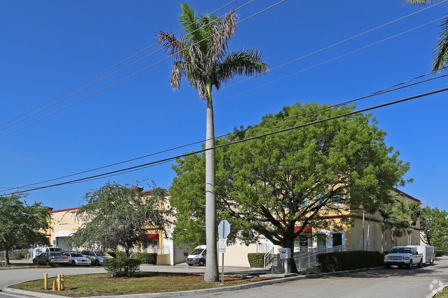 More Photos Of 3750 NW 114th Ave, Miami Warehouse For Lease