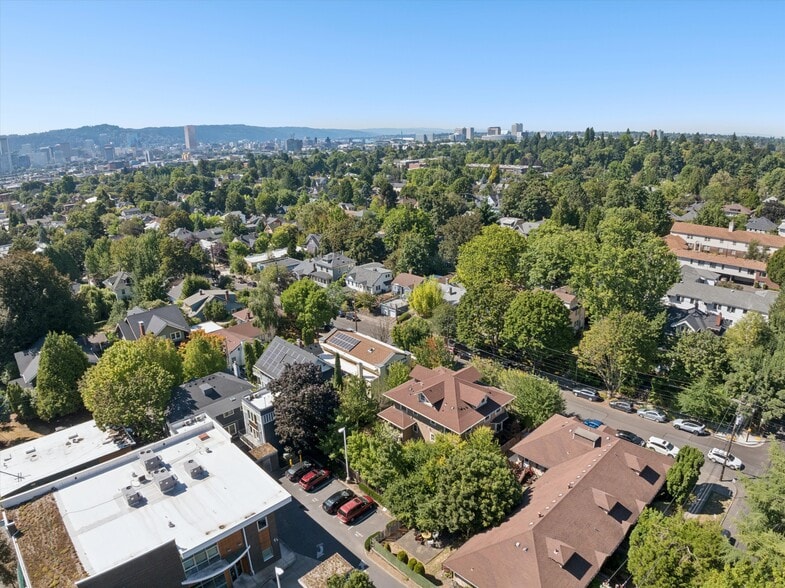 More Photos Of 2520 SE Madison St, Portland Apartments For Sale