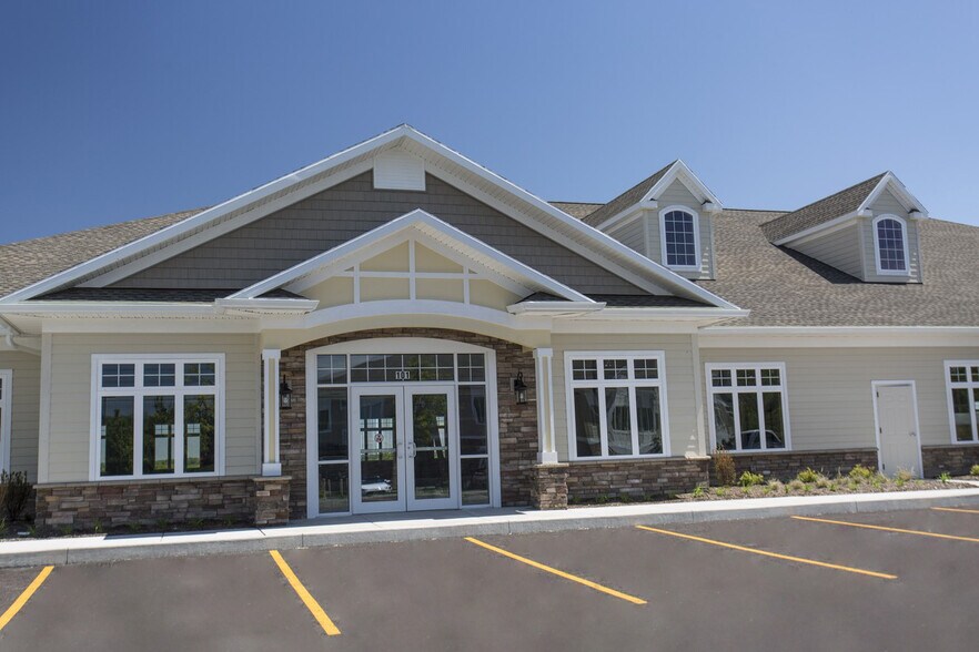 More Photos Of 195 Parrish St, Canandaigua Medical For Lease