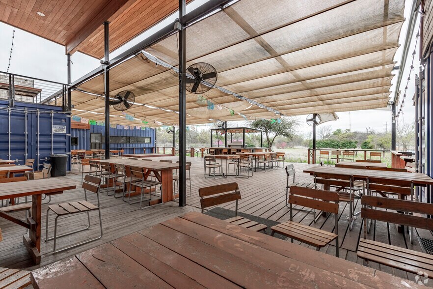 More Photos Of 18745 Redland Rd, San Antonio Restaurant For Lease
