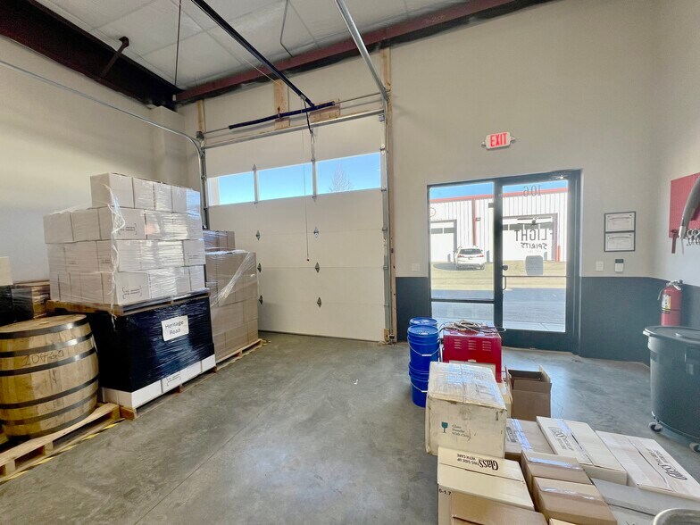 More Photos Of 3940 Dickerson Pike, Nashville Light Distribution For Lease