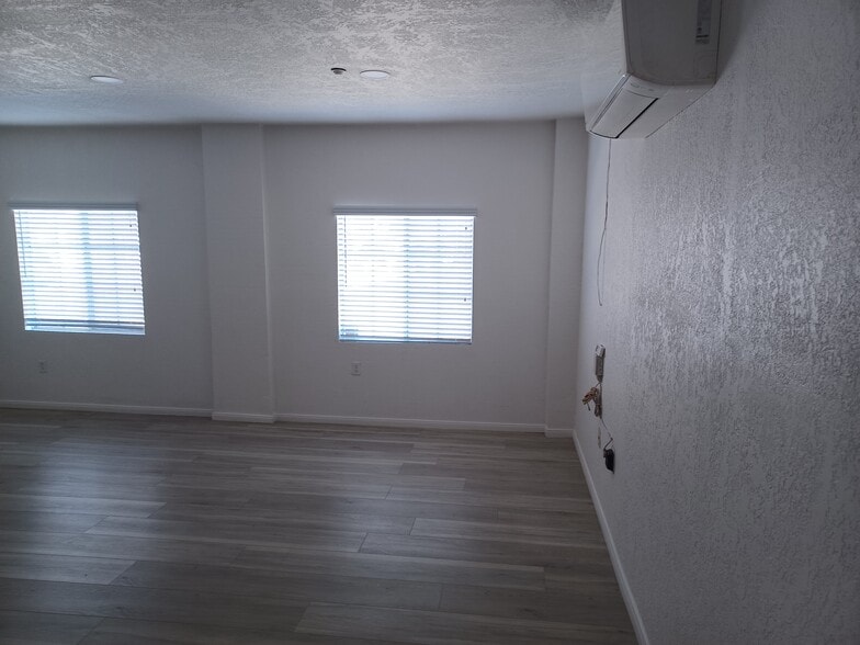 More Photos Of 13943 Trigger Ln, Victorville Healthcare For Sale
