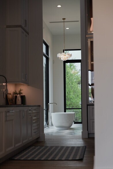 More Photos Of 5100 Kelly Rd, Aledo General Retail For Lease