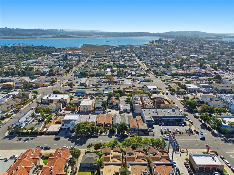 More Photos Of 2033 Garnet Ave, San Diego Apartments For Sale