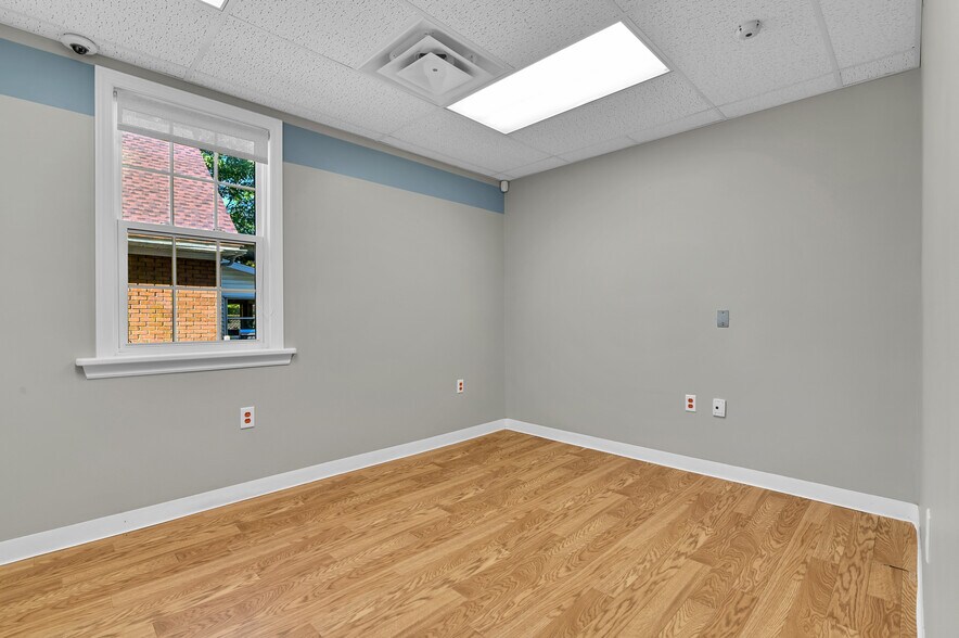 More Photos Of 117 First St E, Cornwall Apartments For Lease