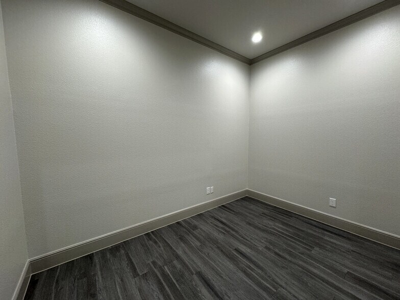 More Photos Of 17138 N Eldridge Pky, Tomball Medical For Sale
