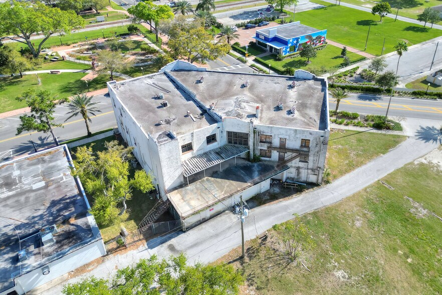 More Photos Of 206 Pilaklakaha Ave, Auburndale Apartments For Sale