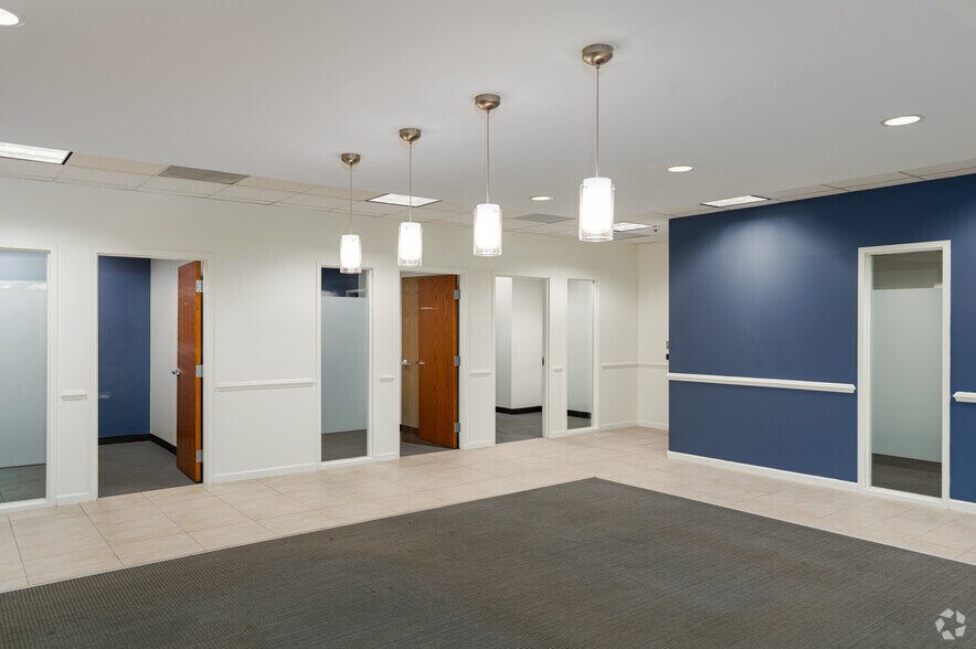 More Photos Of 7501 Boulder View Dr, North Chesterfield Unknown For Lease