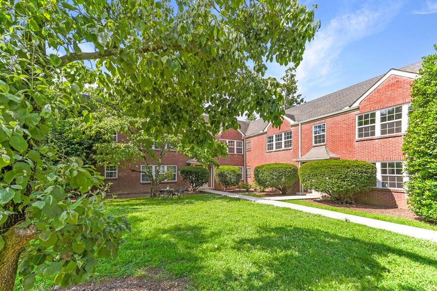 More Photos Of 701 Bowling Ave, Nashville Apartments For Sale