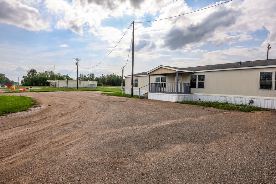 More Photos Of 2617 US Highway 79 N, Carthage Industrial For Sale