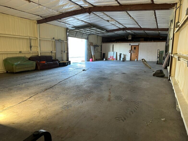 More Photos Of 2829 Needham Dr, Baton Rouge Warehouse For Lease