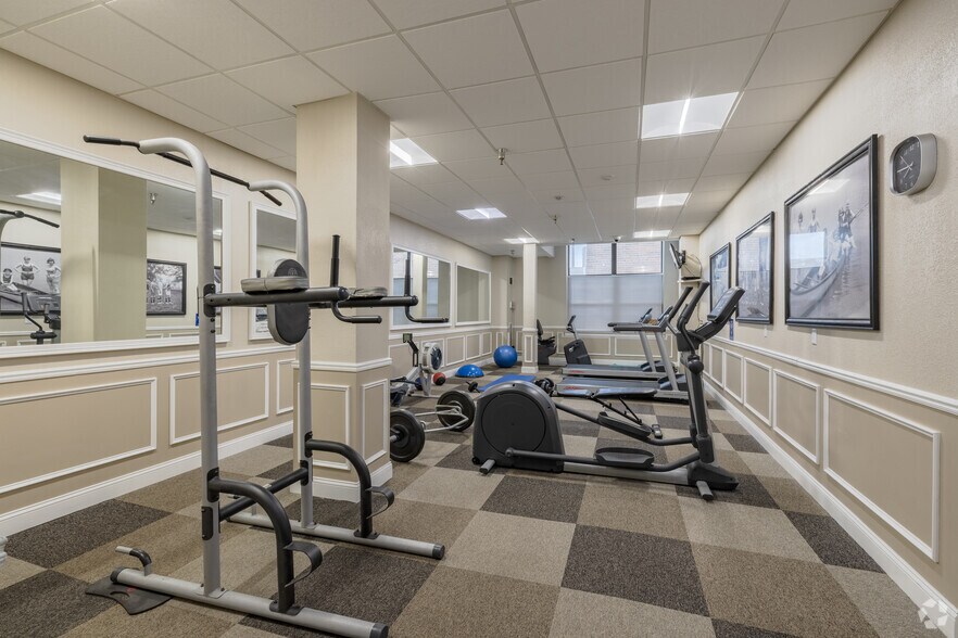 More Photos Of 107 S Washington Ave, Saginaw Apartments For Lease