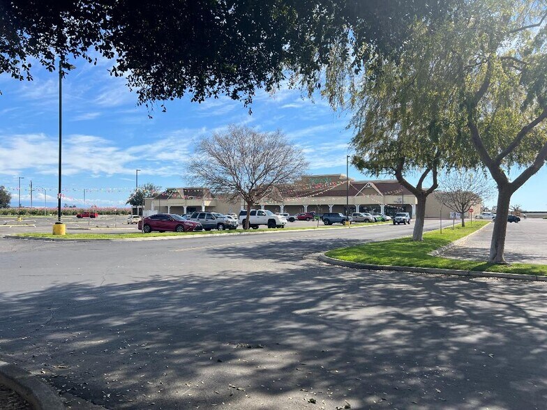 More Photos Of 2770 E El Monte Way, Dinuba Land For Sale