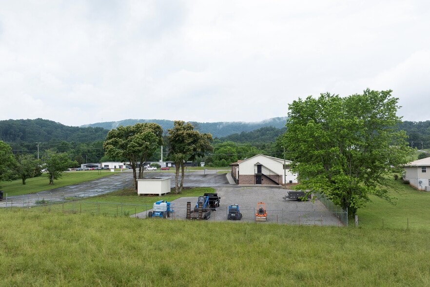 More Photos Of 10022 Rutledge Pike, Knoxville Medical For Sale