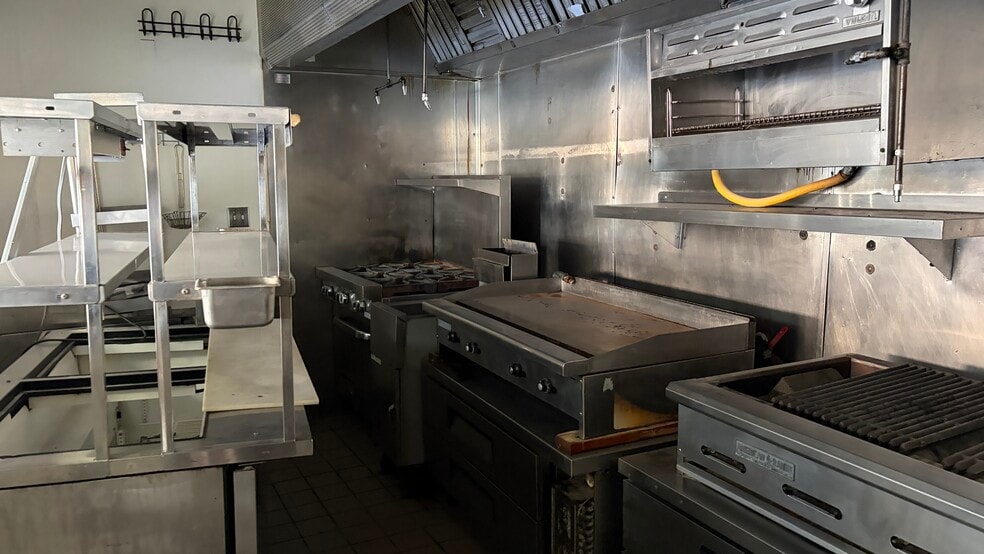 More Photos Of 150-154 Grand Ave, Escondido Restaurant For Lease