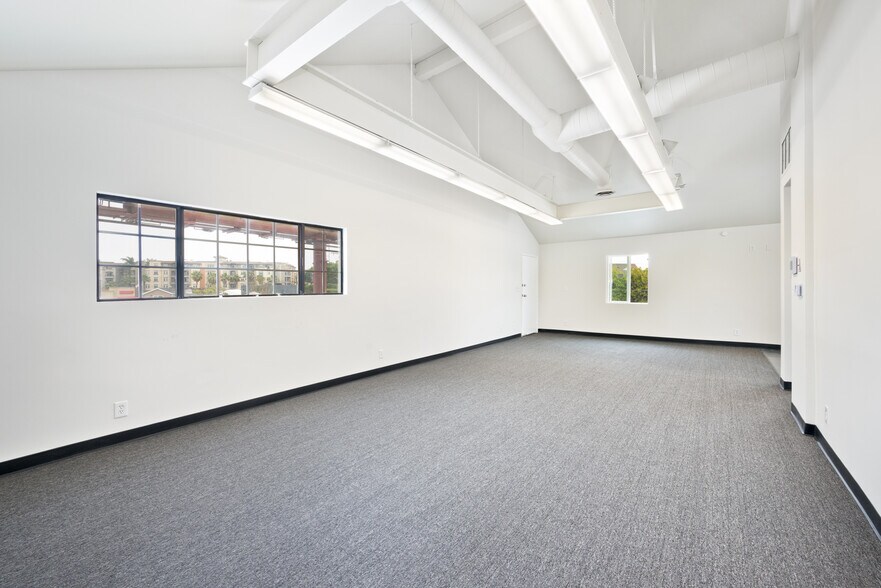 More Photos Of 8407 Lincoln Blvd, Los Angeles Storefront Retail Office For Lease