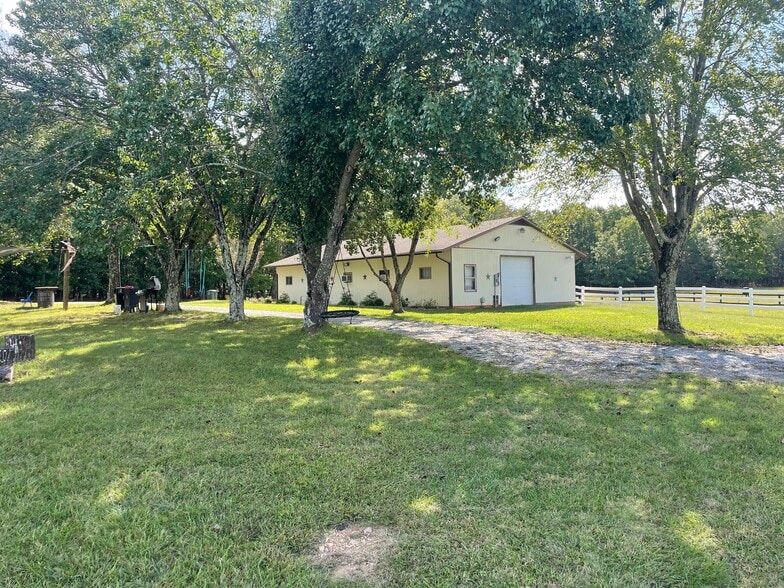 More Photos Of 782 Candlers Mountain Rd, Rustburg Flex For Lease