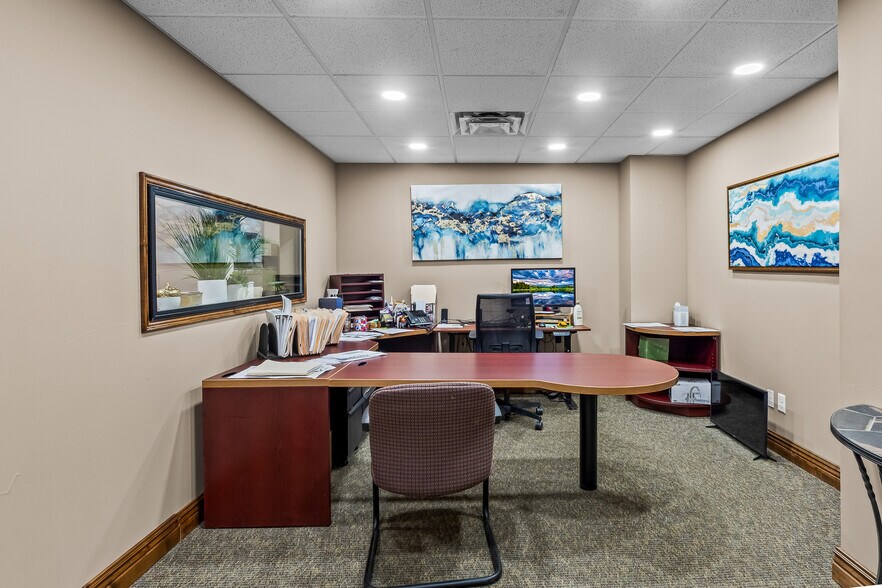 More Photos Of 4540 Venture Dr, Johnstown Distribution For Sale