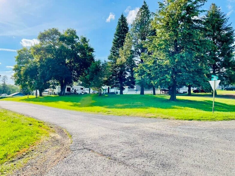 Primary Photo Of 600 N Broadway St, Tekoa Manufactured Housing Mobile Home Park For Sale