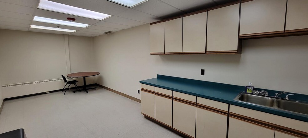 More Photos Of 1030 E Jefferson Blvd, South Bend Medical For Sale