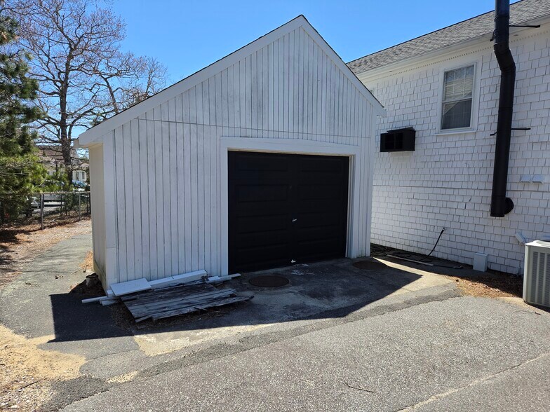 More Photos Of 420 Route 134, South Dennis Office For Sale