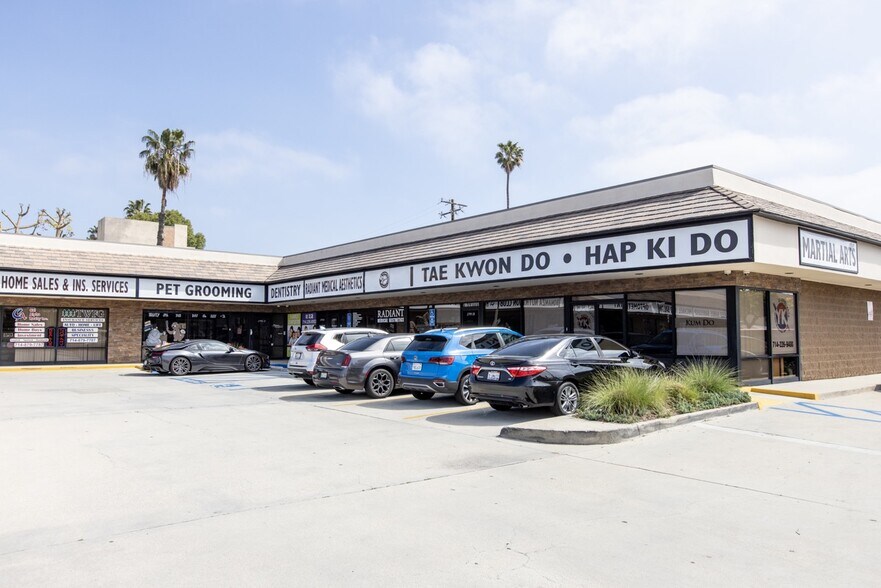 More Photos Of 2795 W Lincoln Ave, Anaheim Storefront Retail Office For Lease