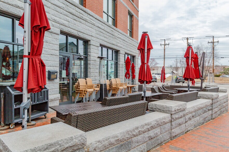 More Photos Of 321 Commercial St, Portland Hotel For Sale