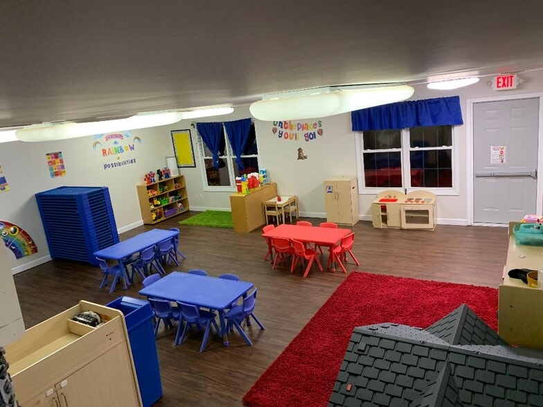 More Photos Of 5006 McEver Rd, Oakwood Daycare Center For Sale
