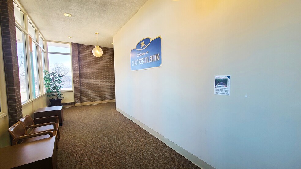 More Photos Of 710 W 8th St, Fort Scott Office For Sale