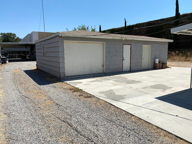 More Photos Of 8703 Cottonwood Ave, Santee Contractor Storage Yard For Sale