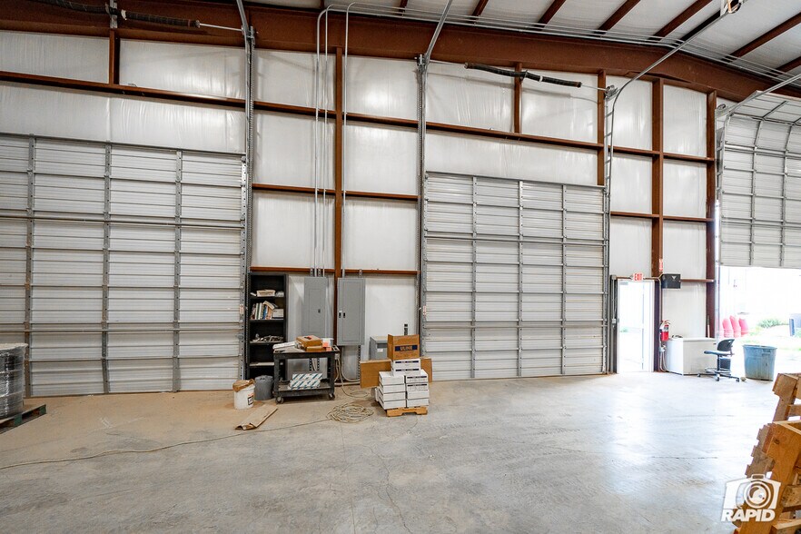 More Photos Of 7409 Industrial Ave, Midland Flex For Lease