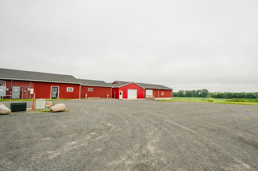 More Photos Of 373 280th St, Osceola Industrial For Lease