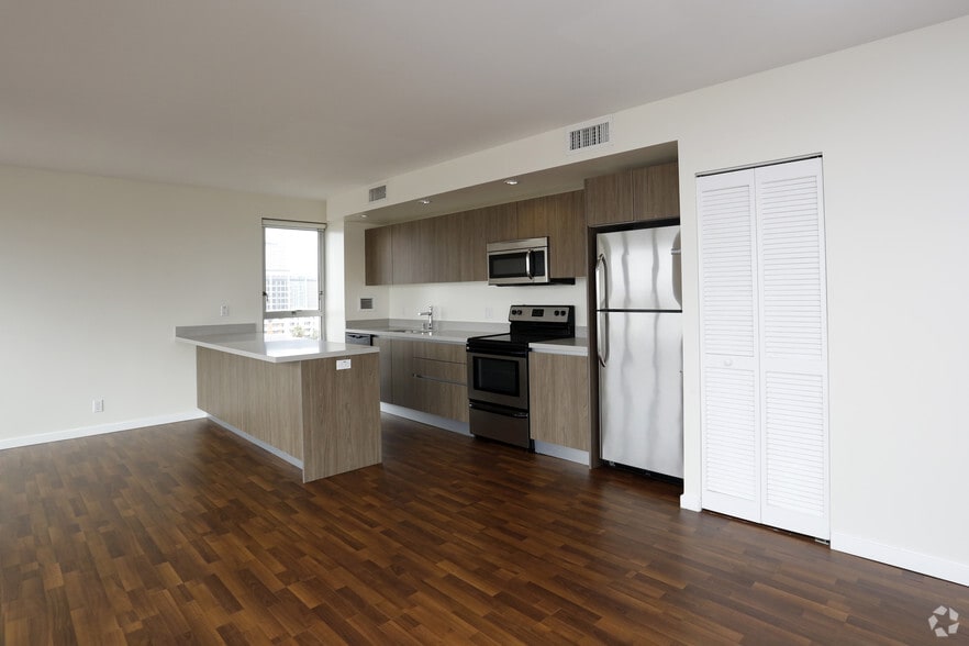 More Photos Of 3460 W 7th St, Los Angeles Apartments For Lease