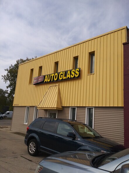 More Photos Of 8453 E Eight Mile Rd, Warren Auto Repair For Sale