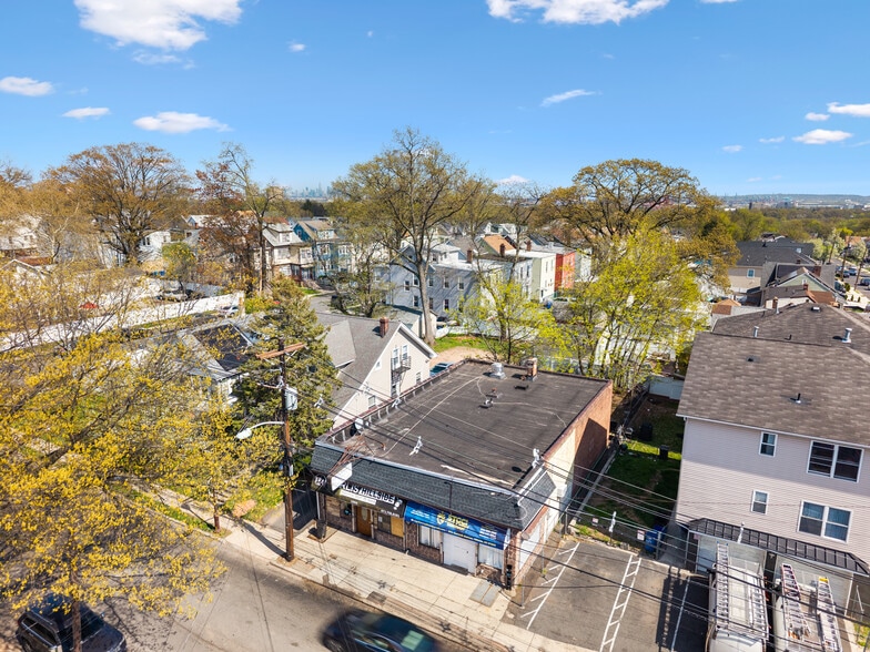 More Photos Of 1553-1555 Summit Ave, Hillside Storefront For Sale