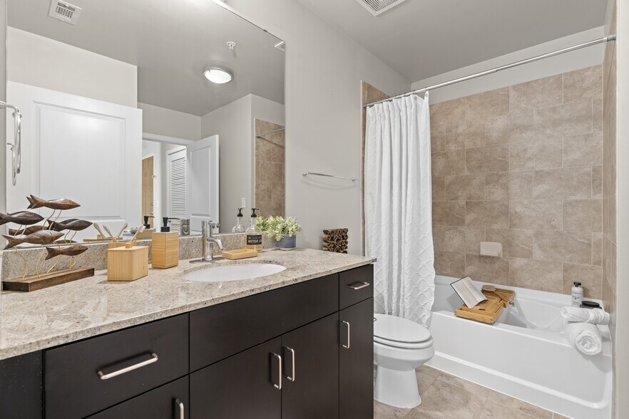 More Photos Of 5927 Almeda Rd, Houston Apartments For Lease