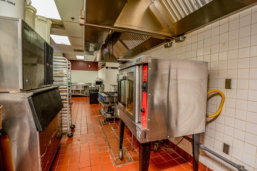 More Photos Of 3301 Cypress Creek Pky, Houston Restaurant For Lease
