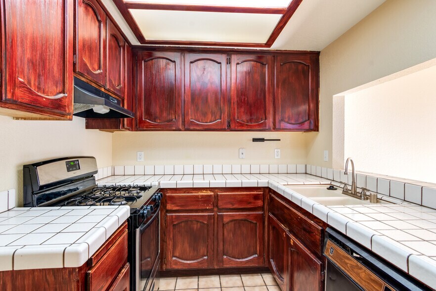 More Photos Of 19087 Allegheny Rd, Apple Valley Apartments For Sale