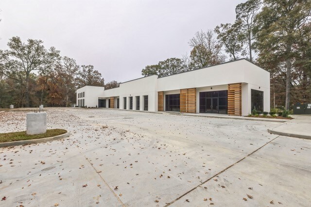 More Photos Of 7702 Magnolia Beach Rd, Denham Springs Office For Lease