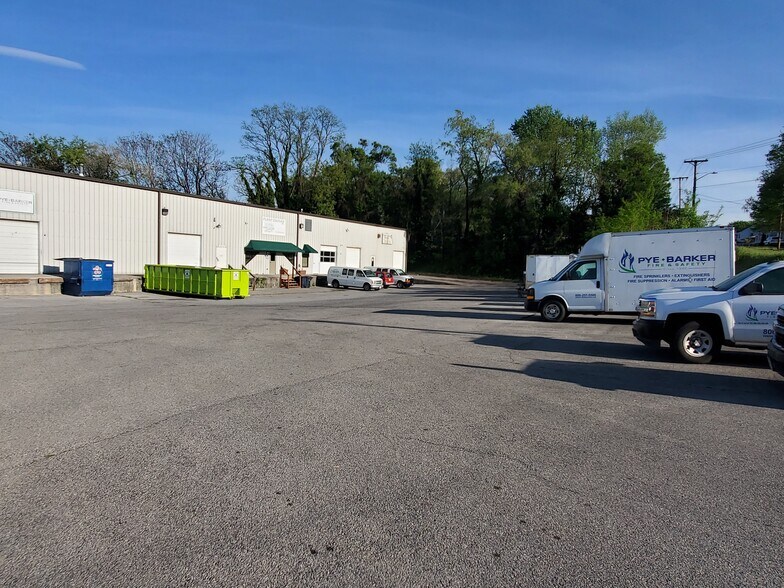 More Photos Of 2401 Plantation Rd NE, Roanoke Manufacturing For Sale