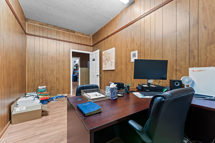 More Photos Of 402-406 Harris Ave, Raeford Storefront Retail Office For Sale