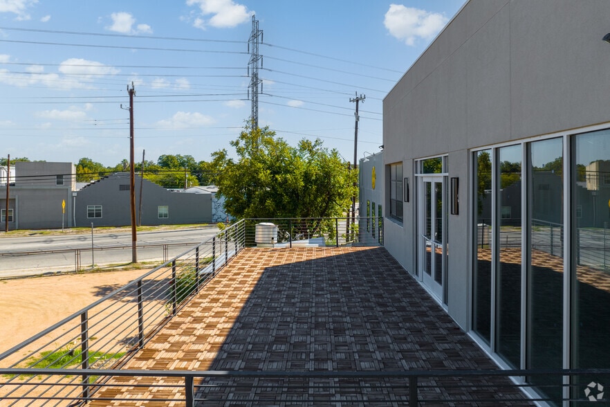 More Photos Of 415 E Cevallos St, San Antonio Restaurant For Lease