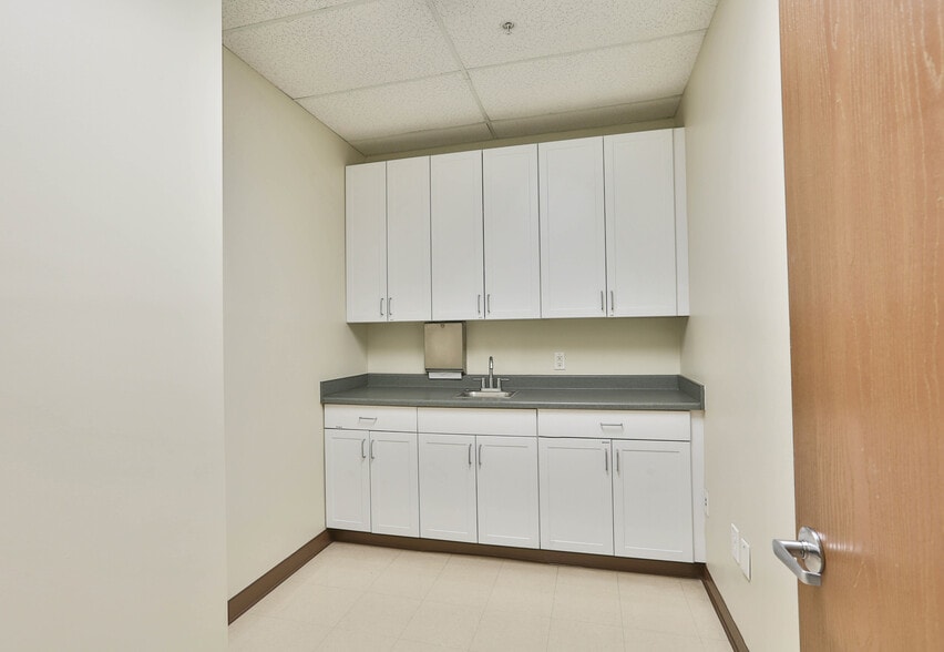 More Photos Of 2375 Montpelier Dr, San Jose Medical For Lease