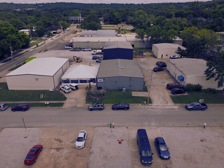 Primary Photo Of 519 W Poplar St, Fayetteville Unknown For Lease