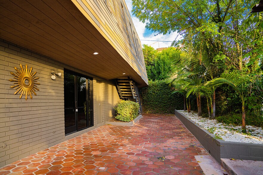 More Photos Of 328 S Atlantic Blvd, Monterey Park Office For Lease