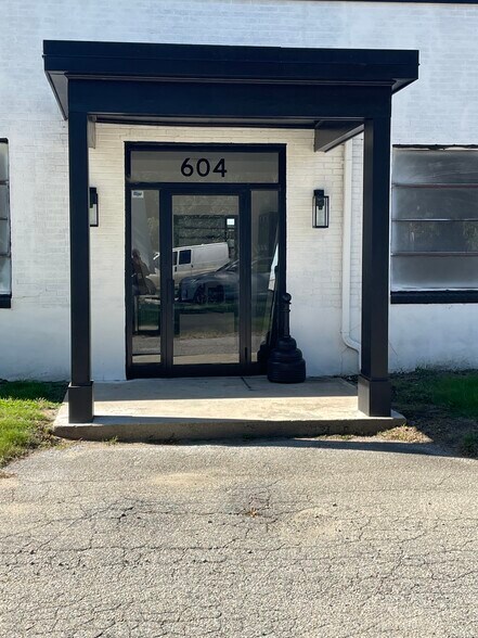 More Photos Of 604 South St, Holbrook Manufacturing For Sale
